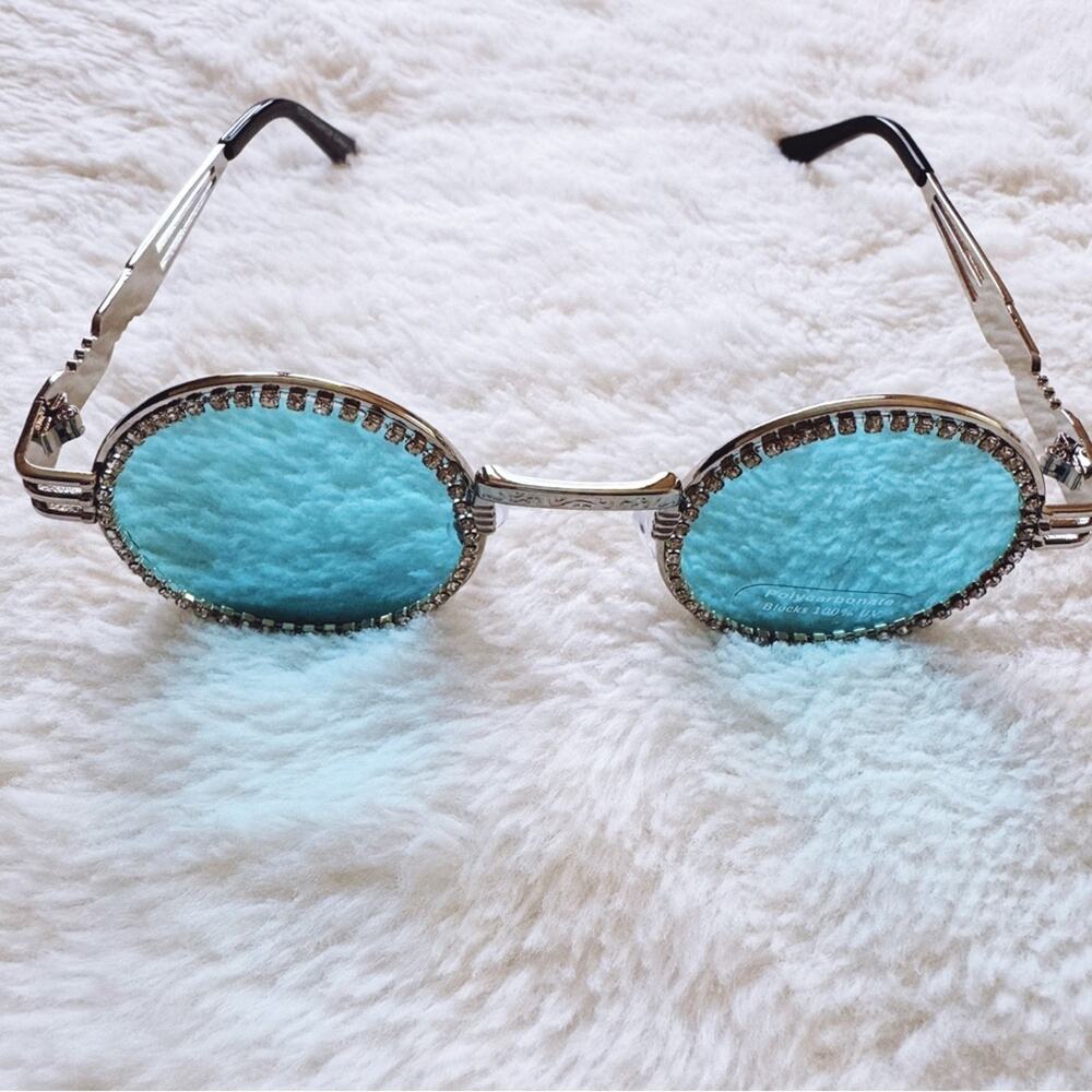 Kate Clear Blue Round Sunglasses - Picture 5 of 15